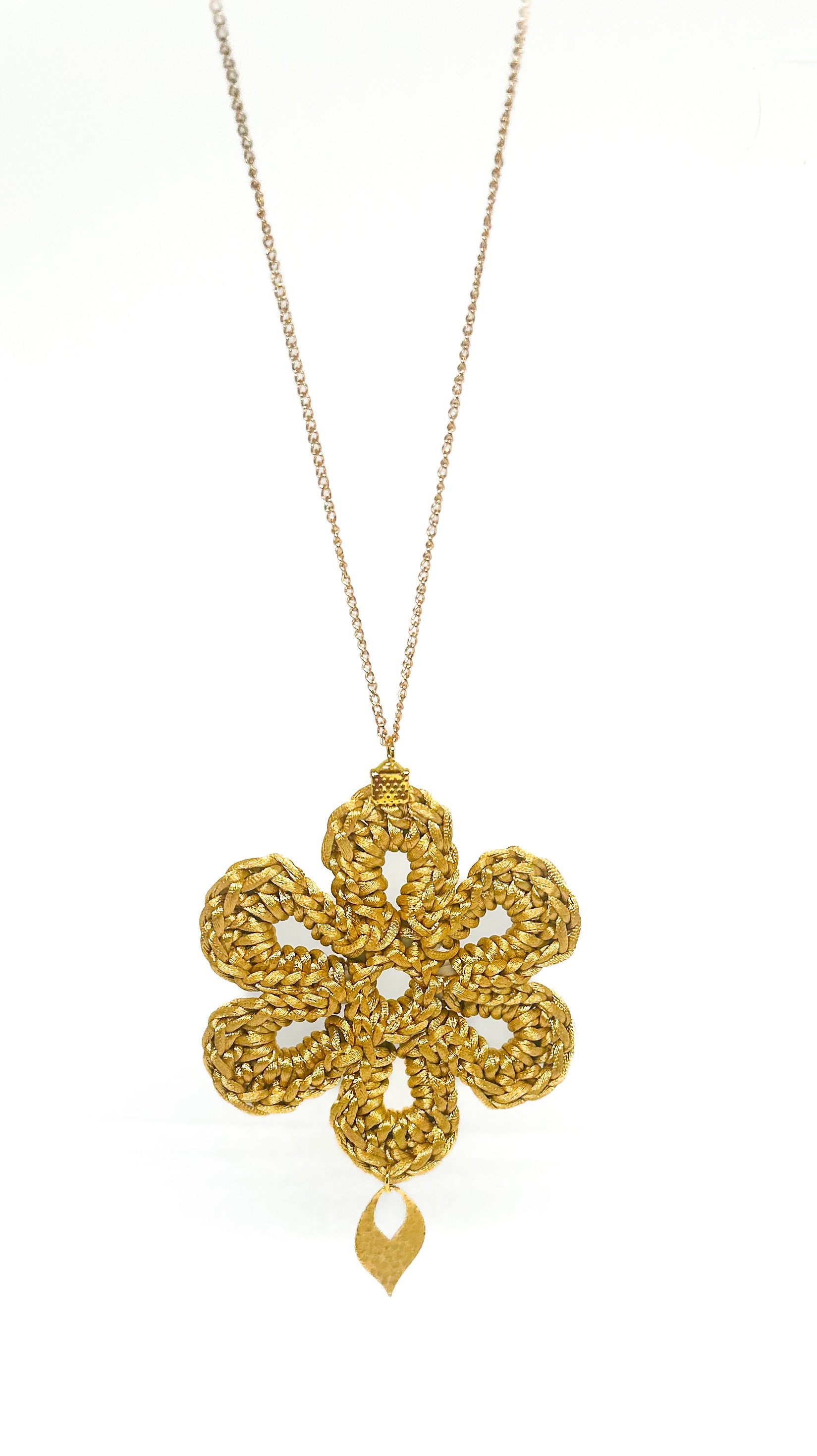 Collar flor de Oro Austral